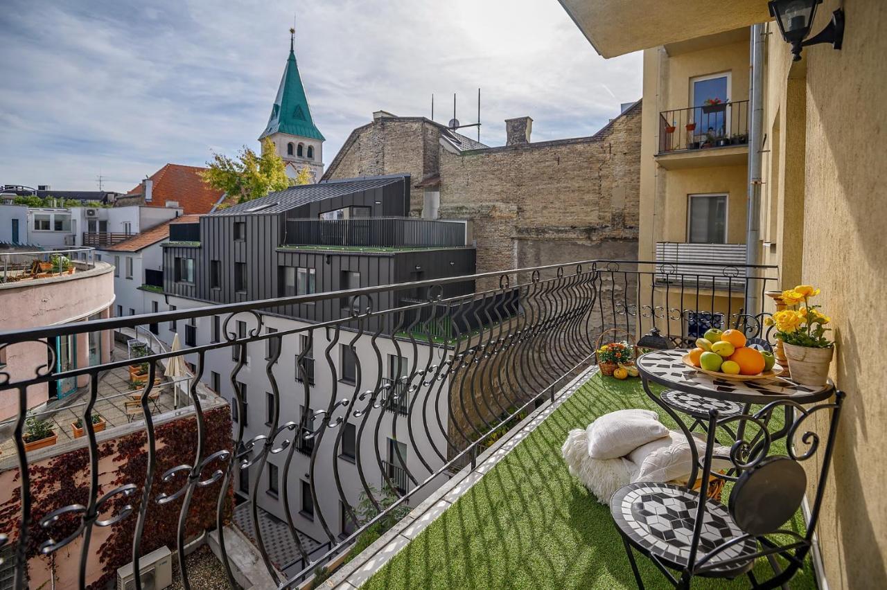 Apartment Alexis Bratislava Buitenkant foto