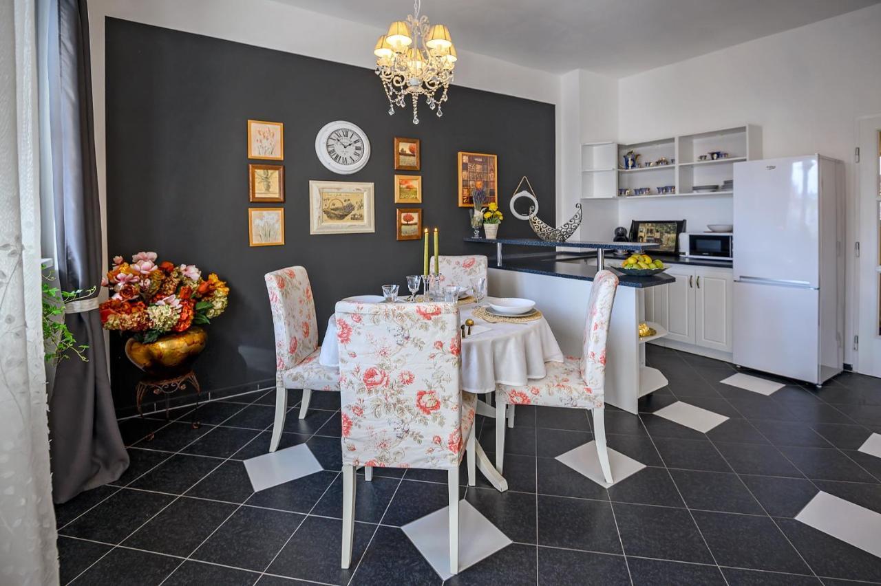 Apartment Alexis Bratislava Buitenkant foto