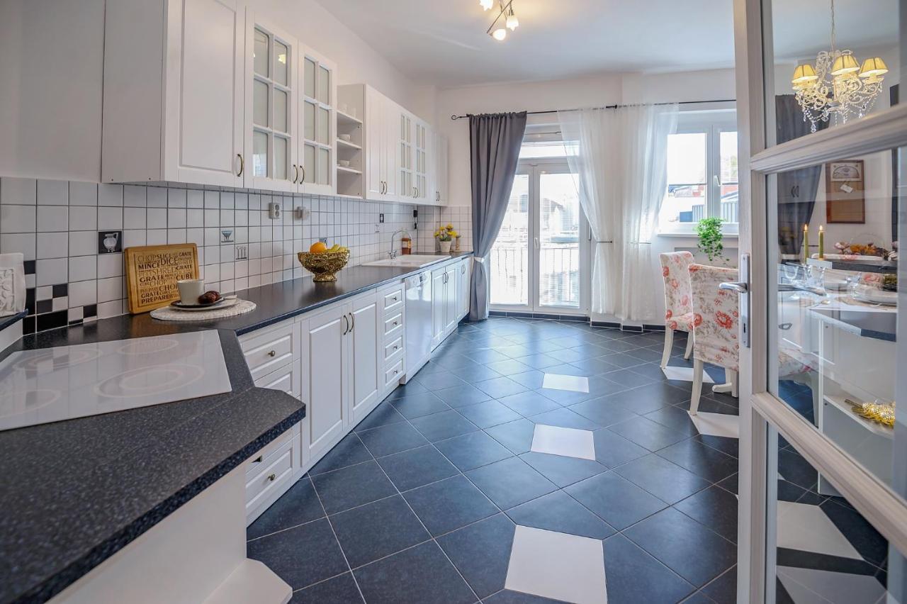 Apartment Alexis Bratislava Buitenkant foto